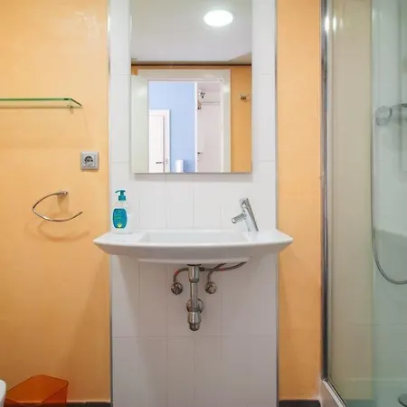 Sunny Apartment *